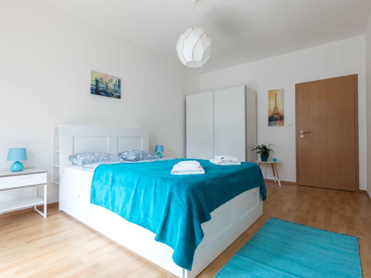 Spacious Apartment In The Old Town Of Bratislava Exterior foto